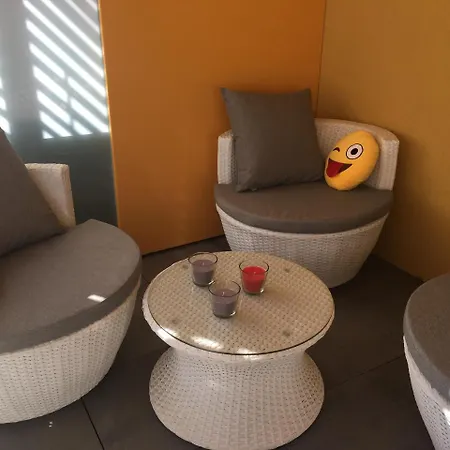 A Terrasse Ensoleillee & Parking A La Gare Du Sud *