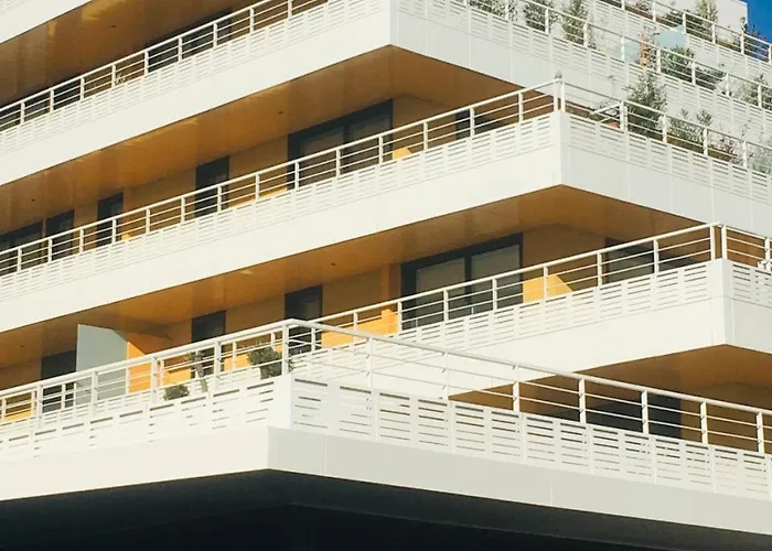 A Terrasse Ensoleillee & Parking A La Gare Du Sud Nizza