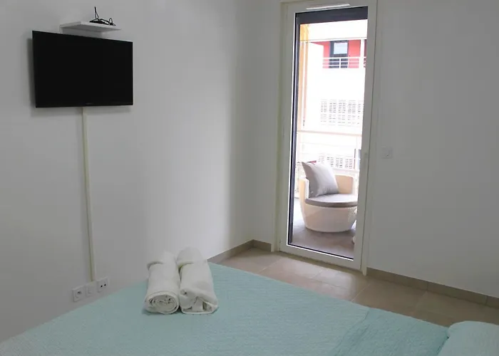 A Terrasse Ensoleillee & Parking A La Gare Du Sud Appartamento Nizza