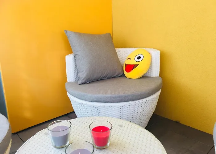 A Terrasse Ensoleillee & Parking A La Gare Du Sud *