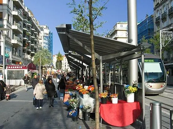 شقة A Terrasse Ensoleillee & Parking A La Gare Du Sud