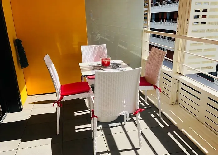 A Terrasse Ensoleillee & Parking A La Gare Du Sud شقة