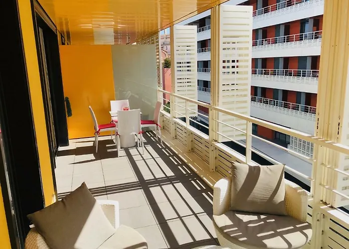 A Terrasse Ensoleillee & Parking A La Gare Du Sud *