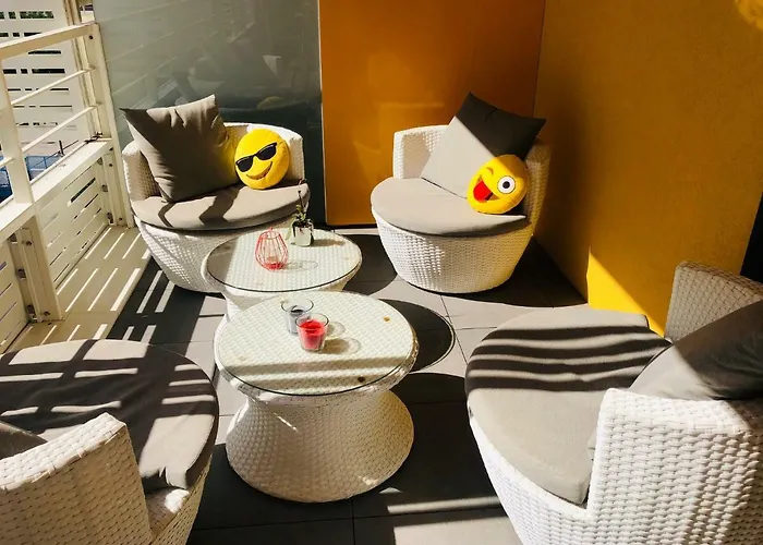 A Terrasse Ensoleillee & Parking A La Gare Du Sud *