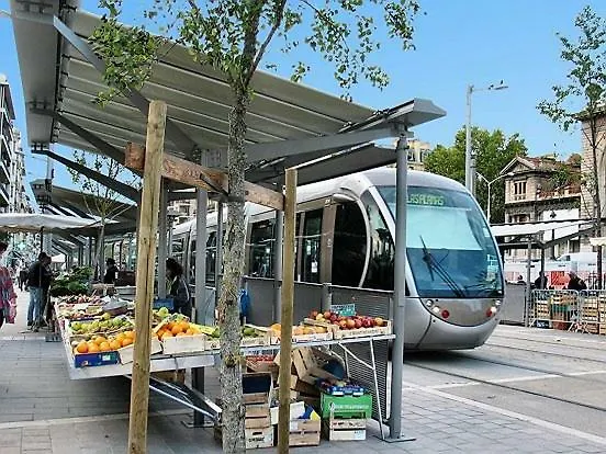 A Terrasse Ensoleillee & Parking A La Gare Du Sud Lägenhet *